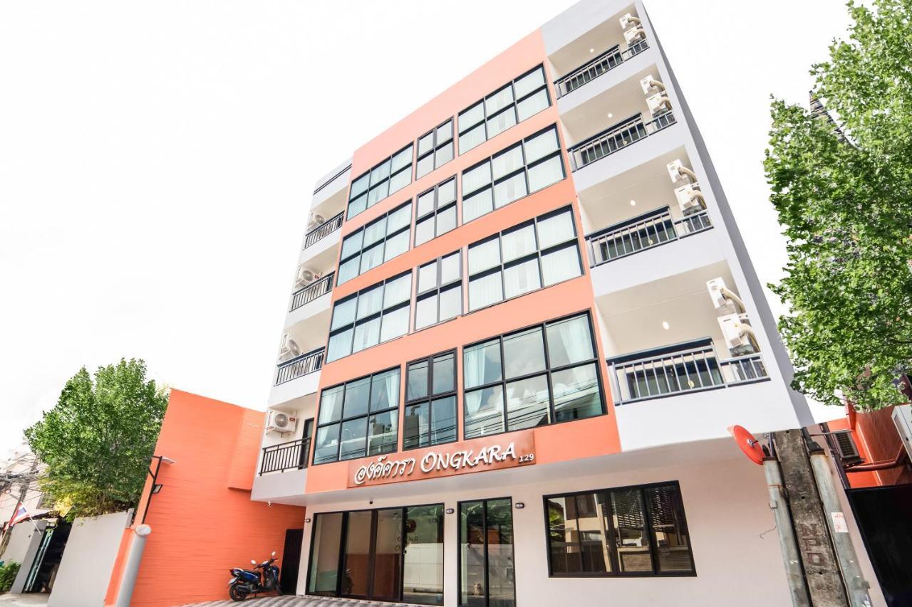 Ongkara Near Bts Thonglor Hotel Bangkok Bagian luar foto