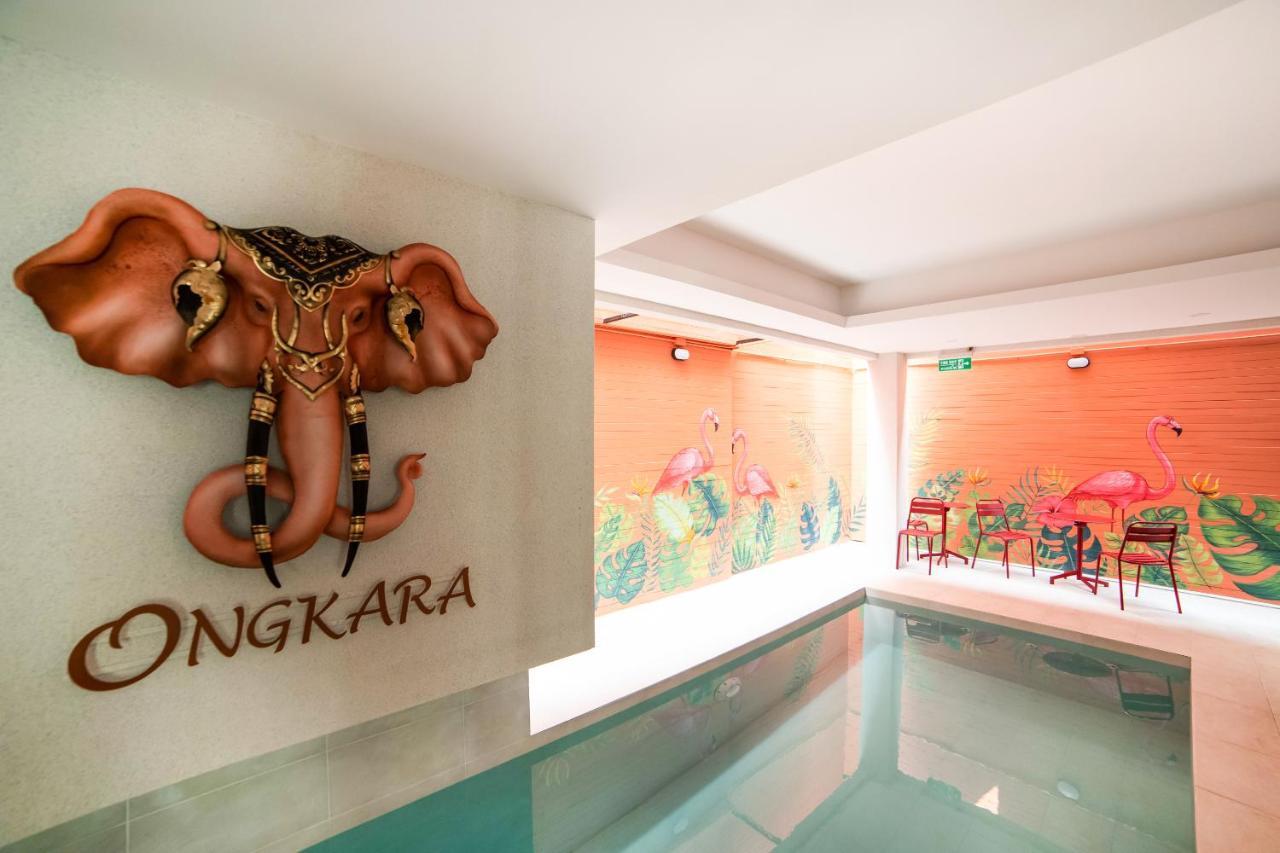 Ongkara Near Bts Thonglor Hotel Bangkok Bagian luar foto
