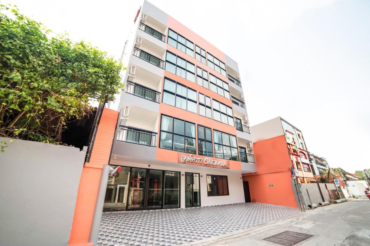 Ongkara Near Bts Thonglor Hotel Bangkok Bagian luar foto